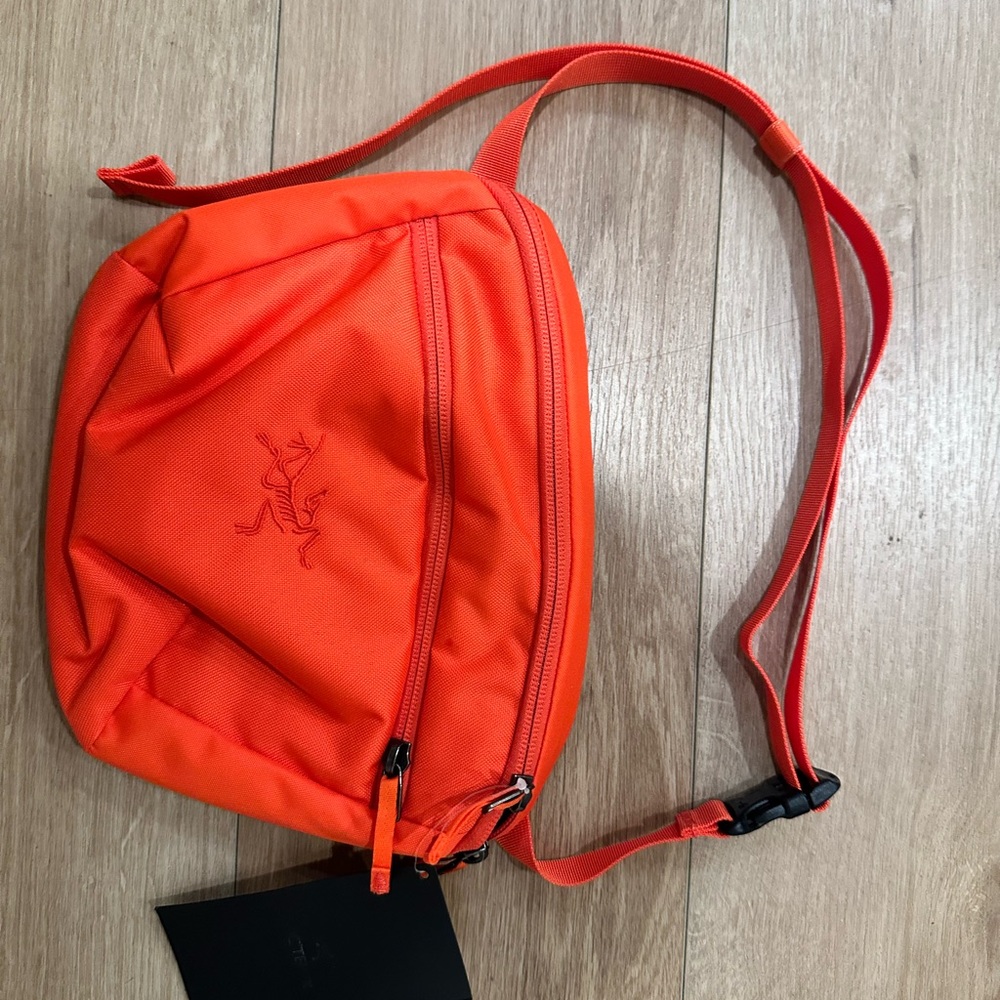 Arc'teryx Vibrant Orange Waiste Bag
